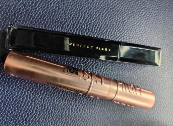 美宝莲睫毛膏最新