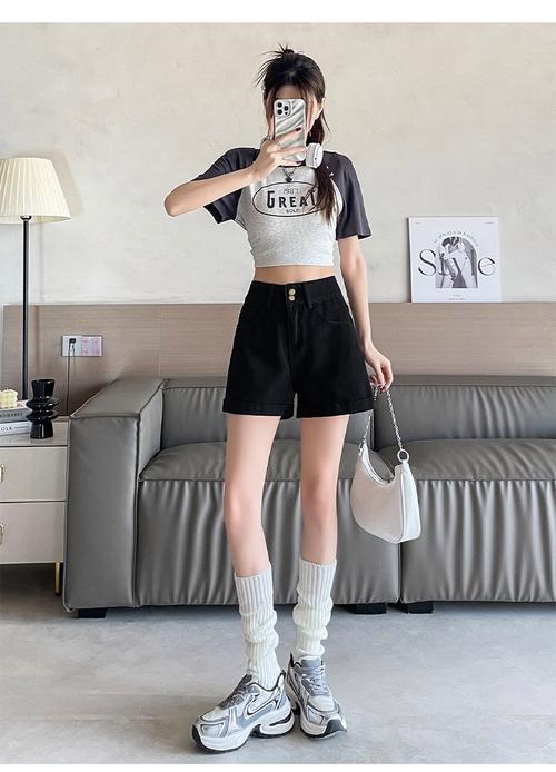 a字短裤怎么搭配