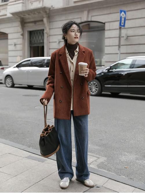 橘色风衣怎么搭配图片