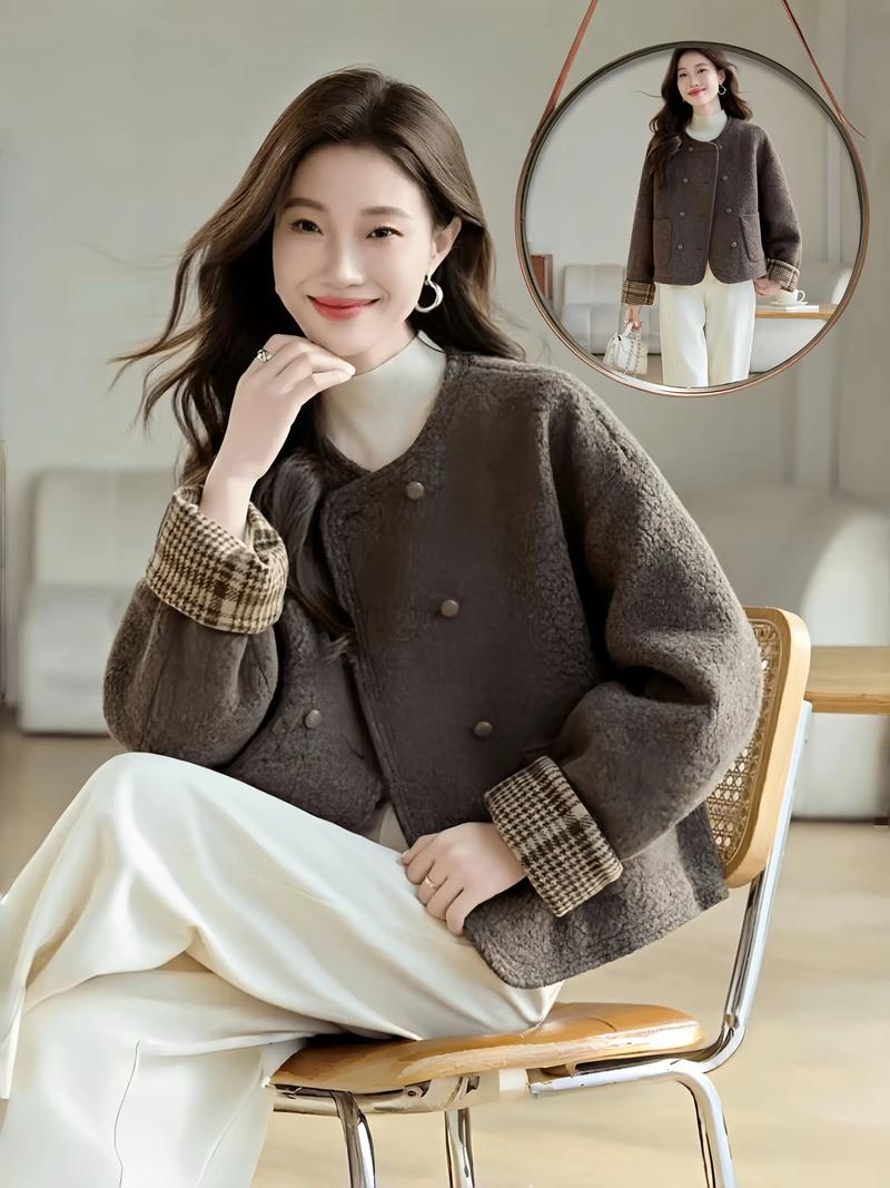 褐色呢子大衣怎么搭配