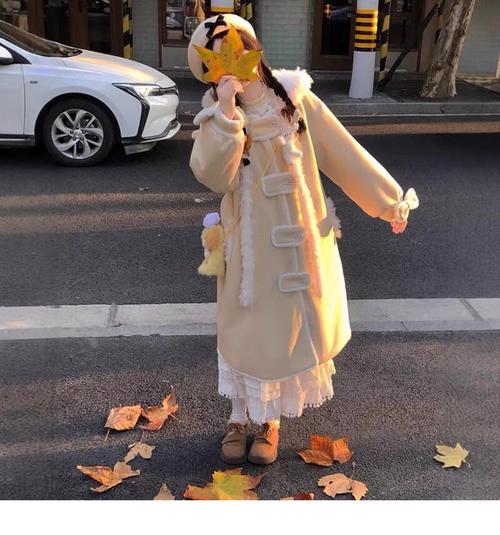 黄外套中长款怎么搭配