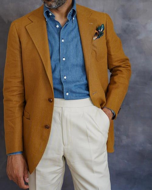 男式黄色外套怎么搭配裤子