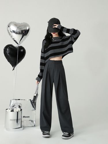 灰色裤子怎么搭配衣服