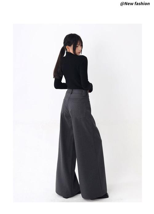 灰色裤子怎么搭配衣服