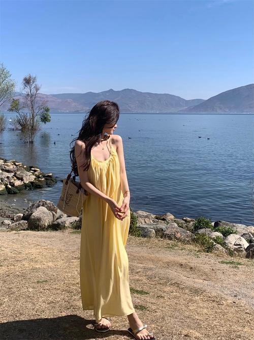 黄色吊带怎么搭配