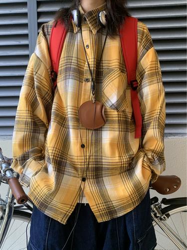 酒格子衬衫怎么搭配毛衣