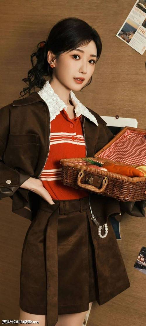 棕色外外套套怎么搭配