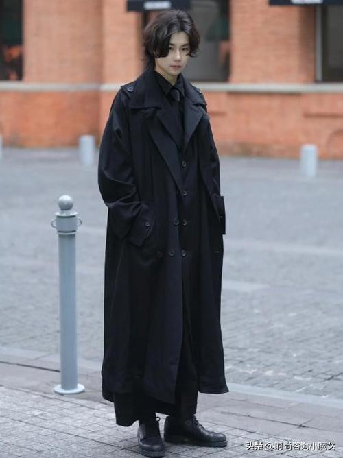 黑色大衣怎么搭配男
