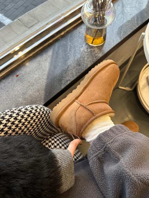 棕色及踝单鞋怎么搭配衣服