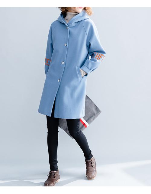 天蓝色春季风衣怎么搭配