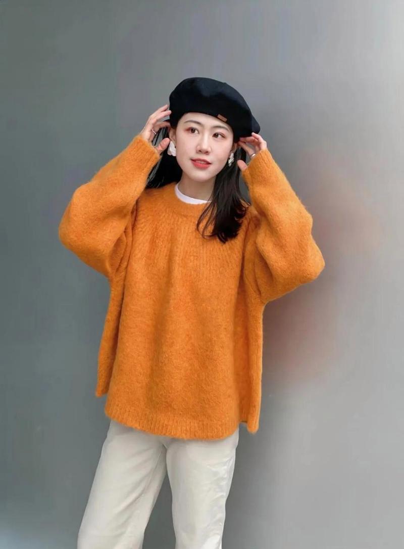 橘色上衣怎么搭配