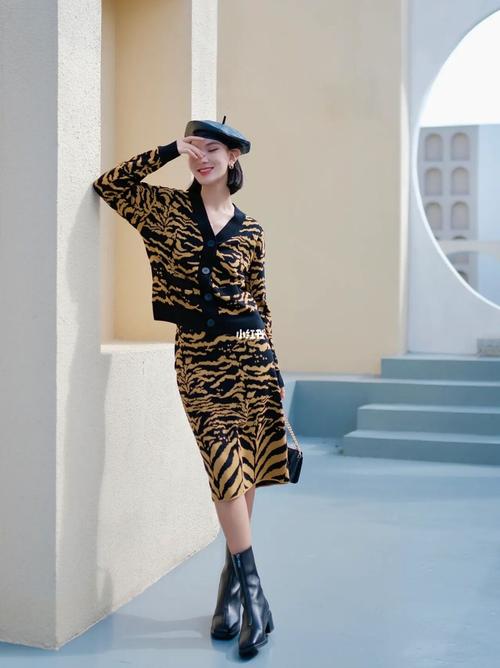 豹纹衫怎么搭配