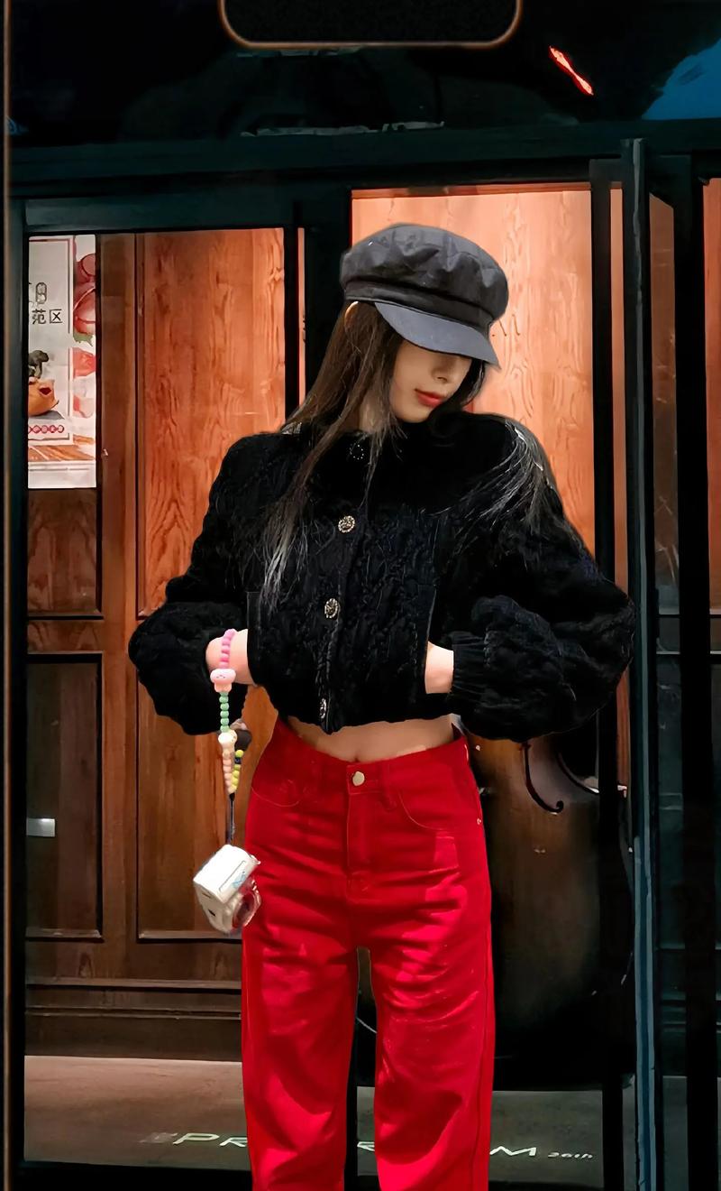 黑色跟红色怎么搭配好看