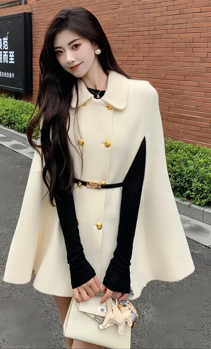 黑色斗篷上衣怎么搭配图片