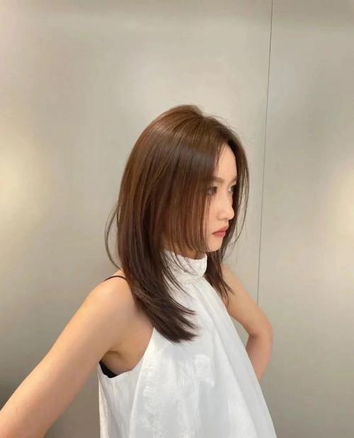 额头塌适合什么发型