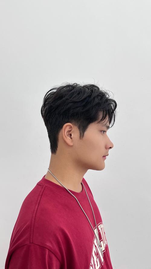 头型扁适合什么发型