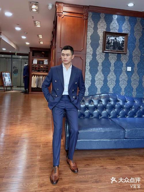 蓝色西装配什么鞋子