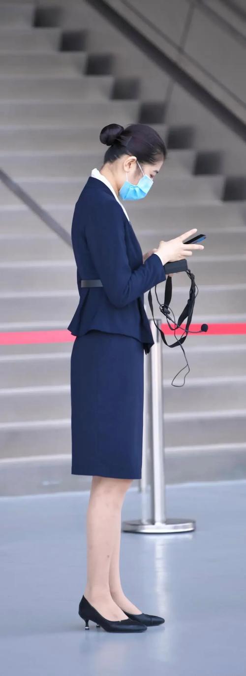 蓝色西装配什么鞋子