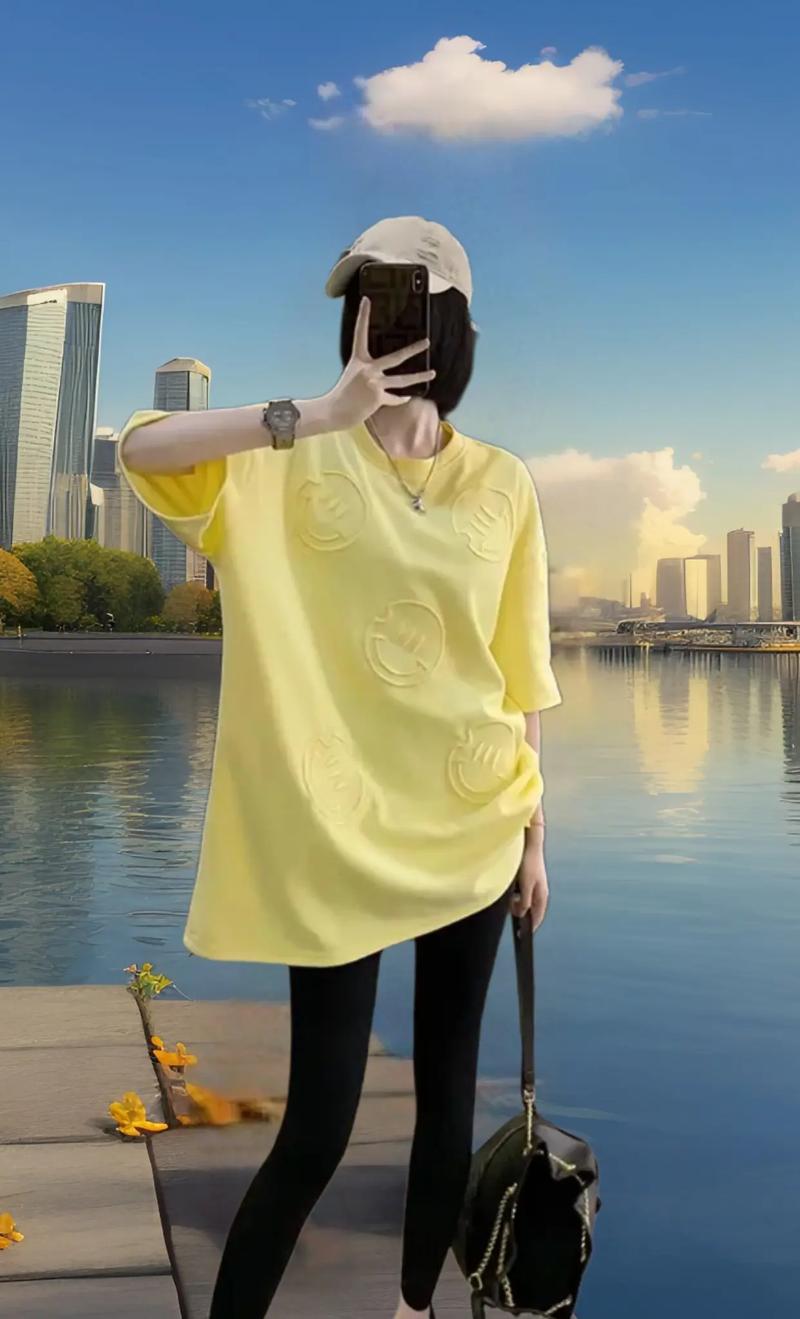 黄色长款套头短袖怎么搭配