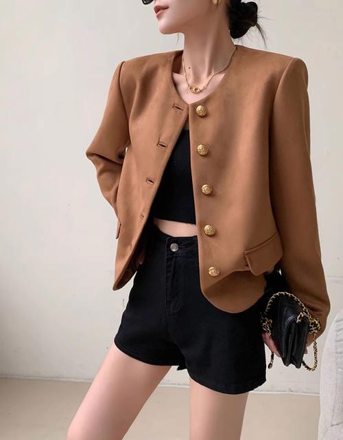 方脸适合什么领子