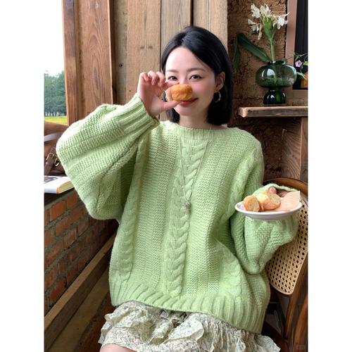 苹果绿毛衣怎么搭配