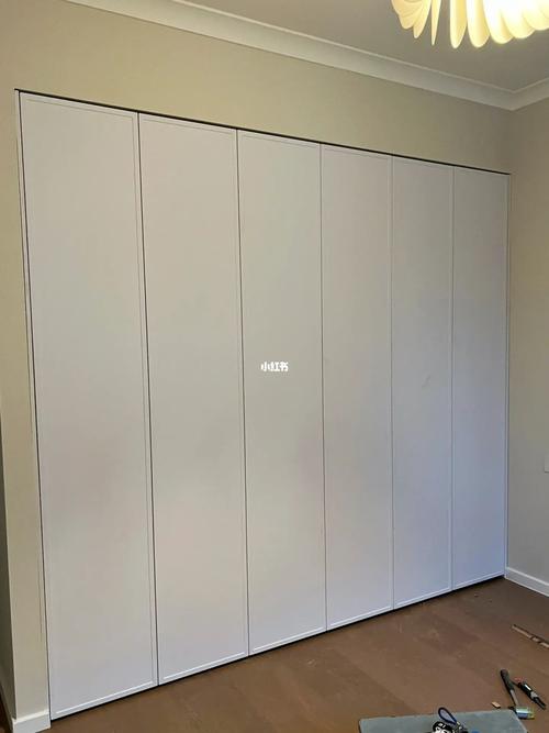 黑色衣柜怎么搭配