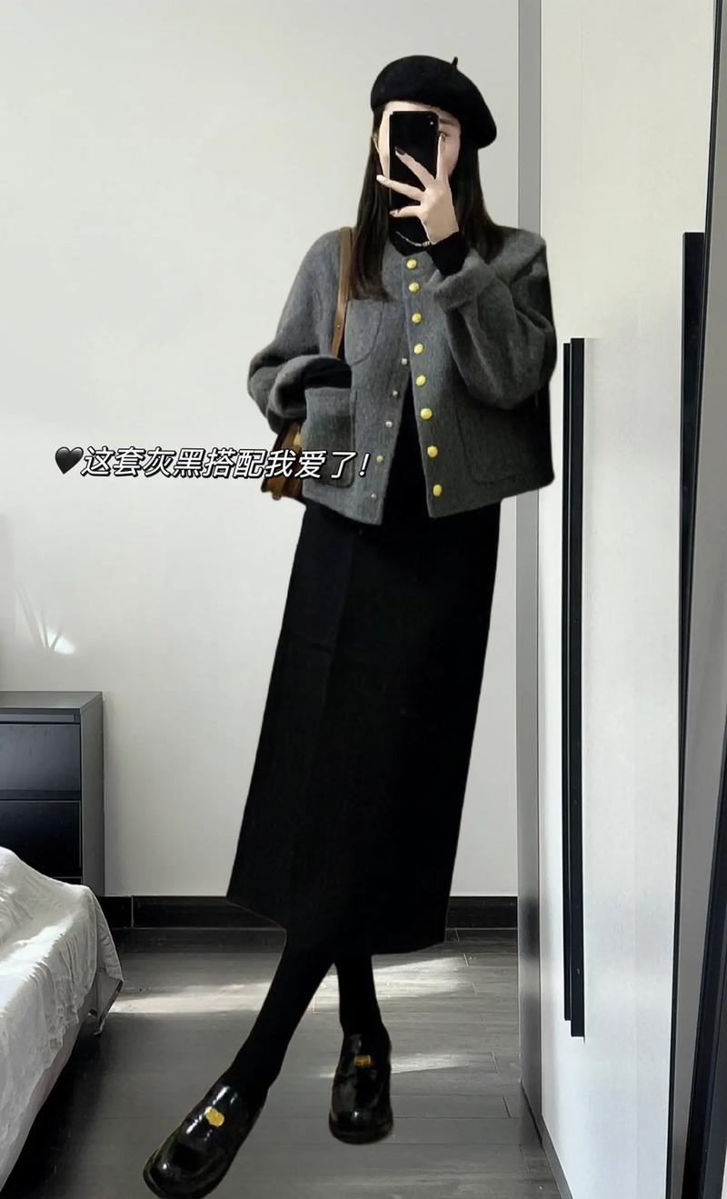 灰色的头发怎么样搭配衣服