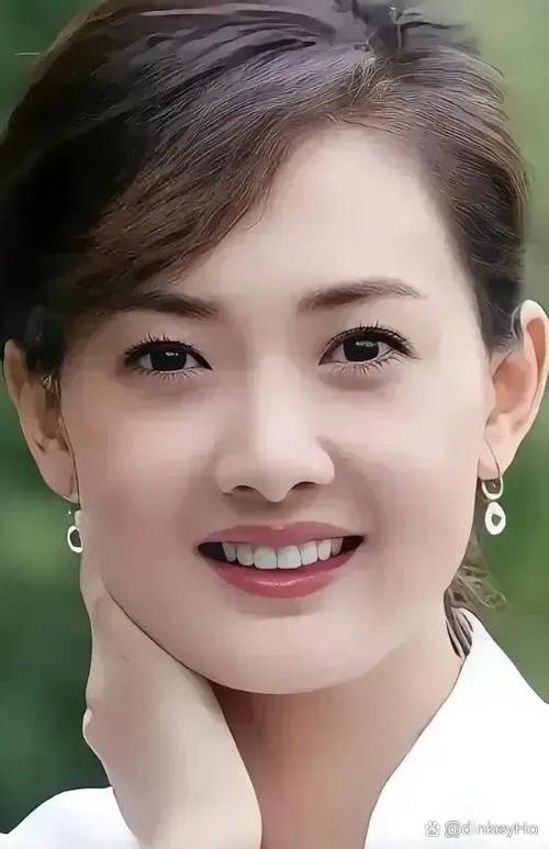 鹅蛋脸是什么样的