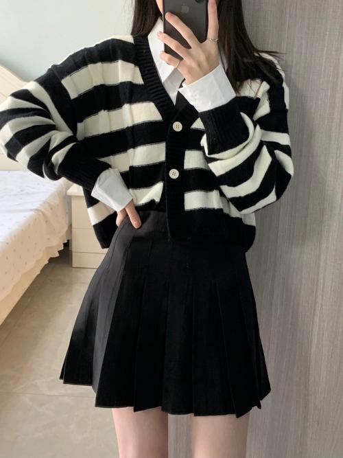 黑白条纹怎么搭配外套