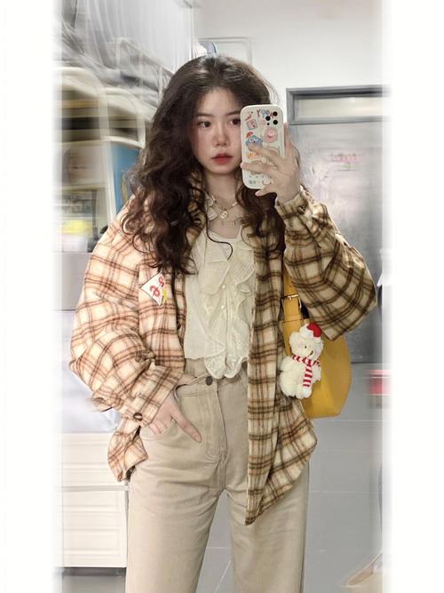 格子衬衣怎么搭配裤子