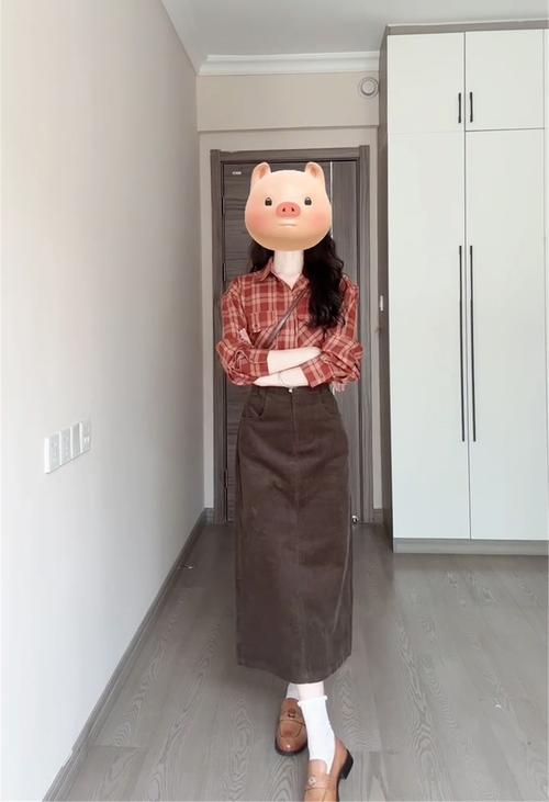 格子衬衫裙子怎么搭配外套