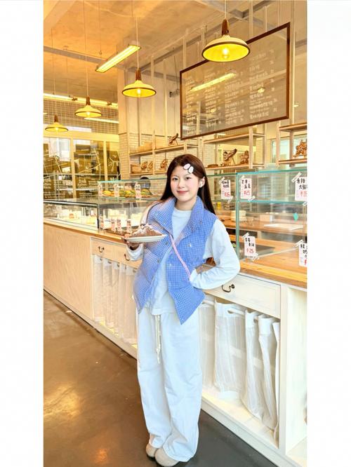 格子背心外套怎么搭配图片