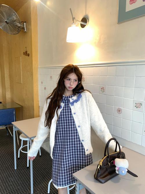 格子背心外套怎么搭配图片