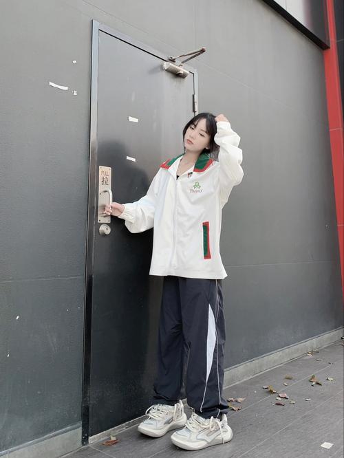 高中生怎么搭配穿衣服