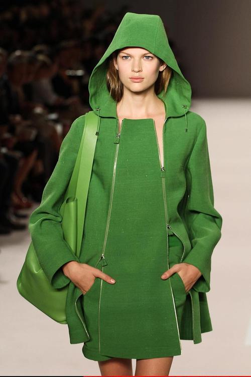 绿色外套配什么鞋子