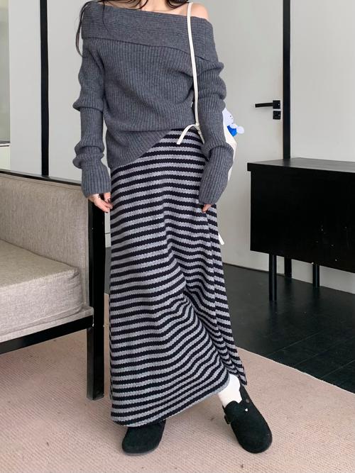 竖条纹半身裙怎么搭配