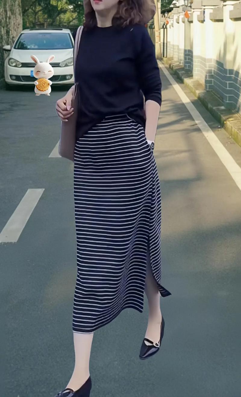 竖条纹半身裙怎么搭配