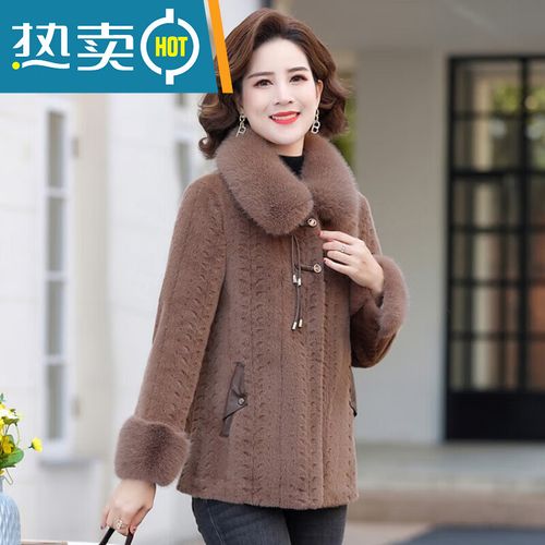 短款驼色皮草怎么搭配