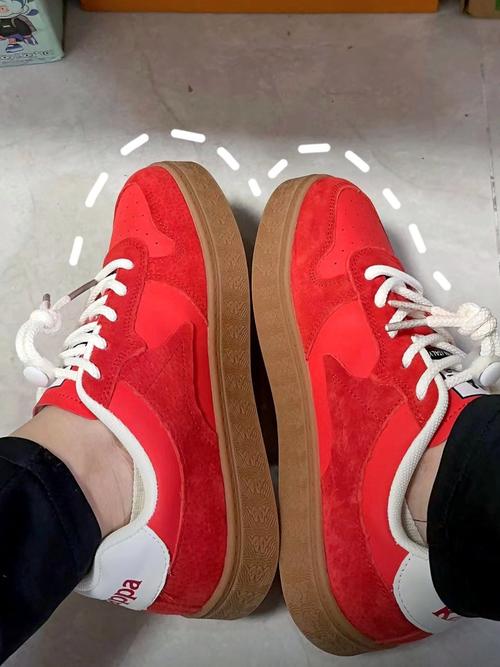 橘红色板鞋怎么搭配