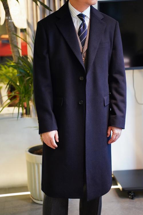 藏青风衣怎么搭配男