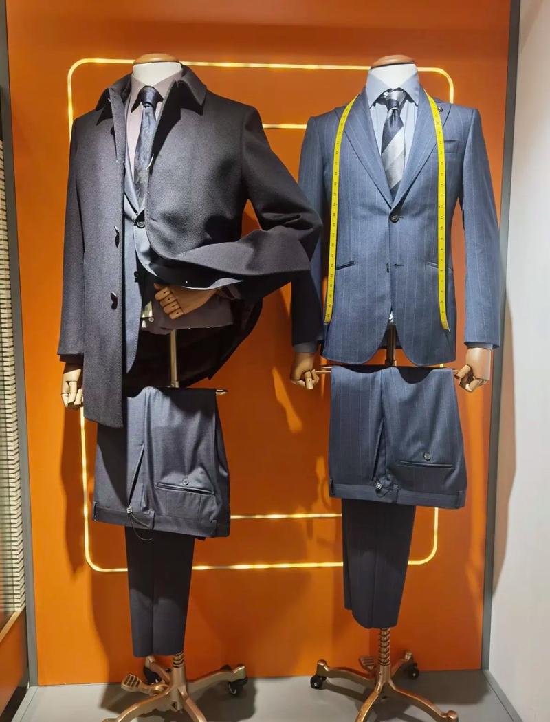 藏青风衣怎么搭配男