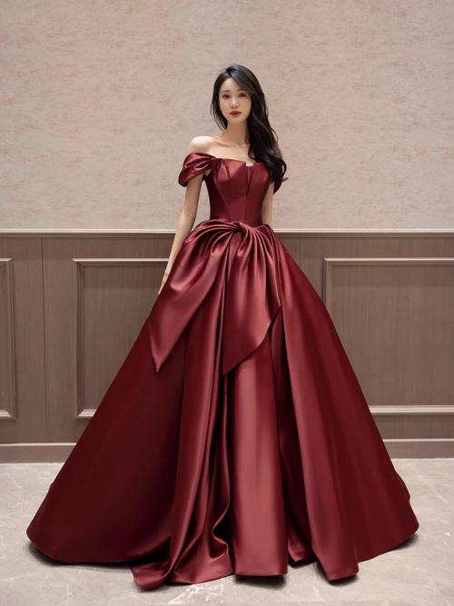 酒红色代表什么意思