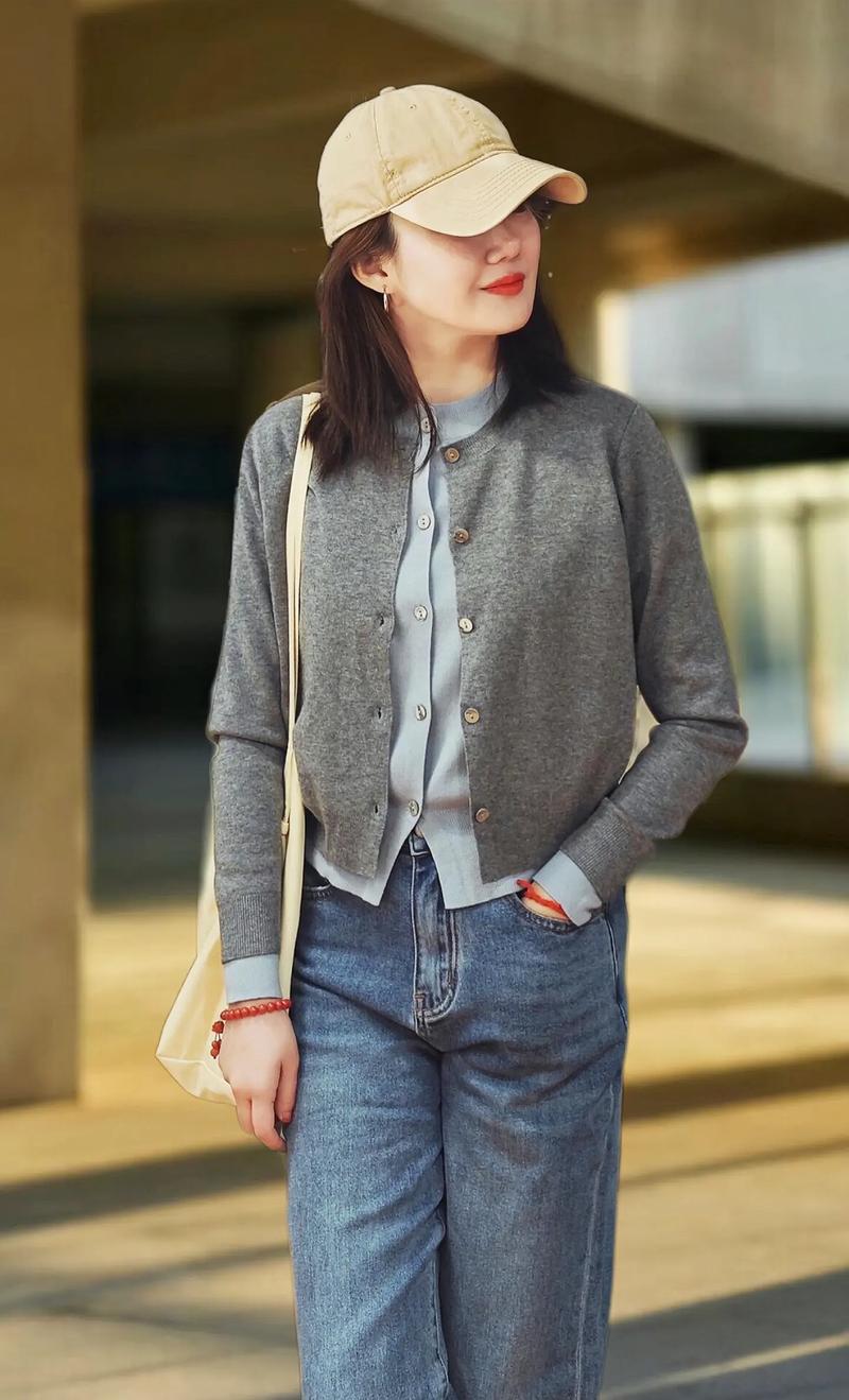 开衫毛衣里面搭配什么