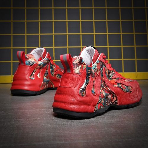 男士红色休闲鞋怎么搭配