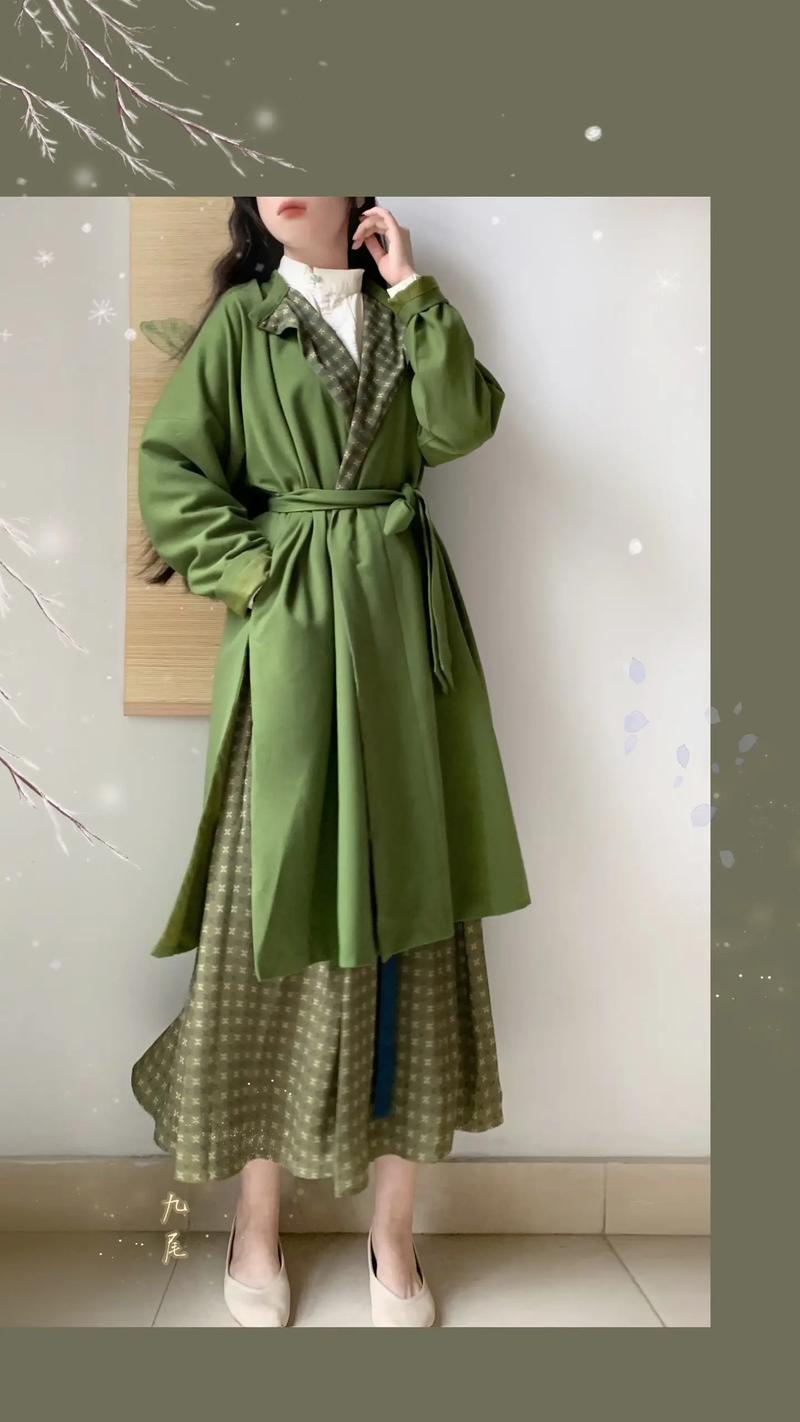 绿色外套怎么搭配裤子