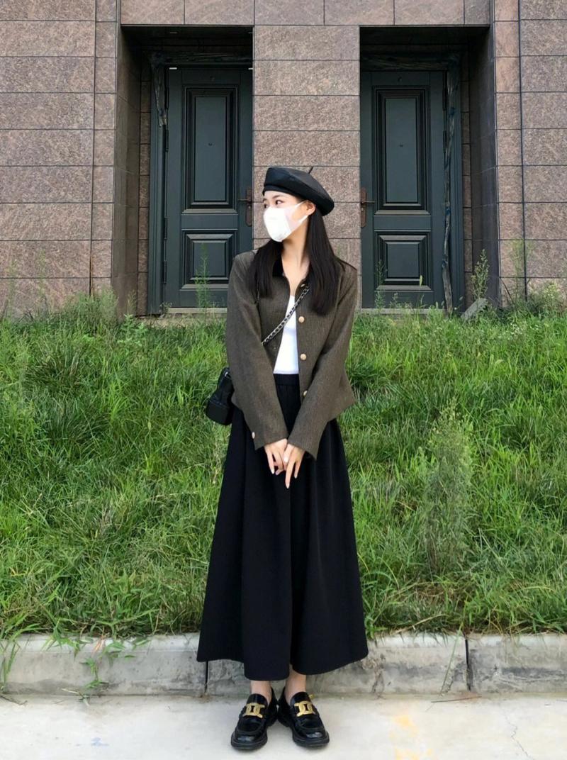 墨绿色的衣服怎么搭配