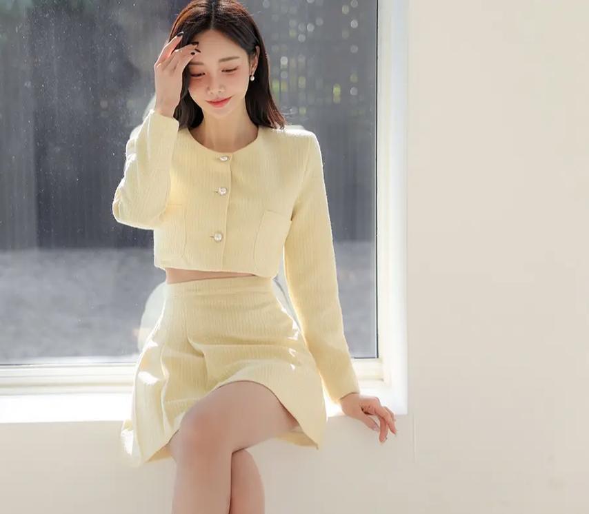 黄色无领外套怎么搭配