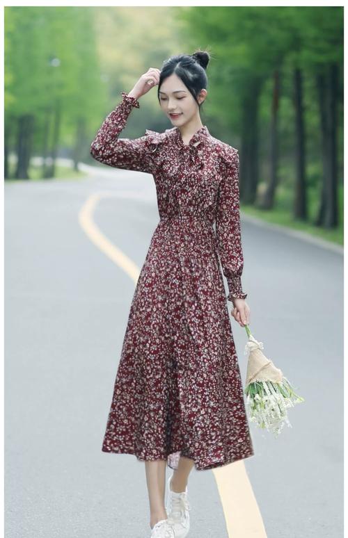 长袖连衣裙怎么搭配鞋子