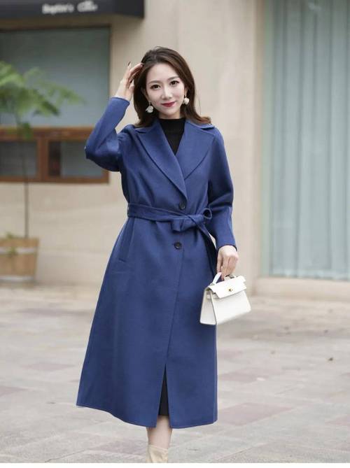 蓝大衣怎么搭配