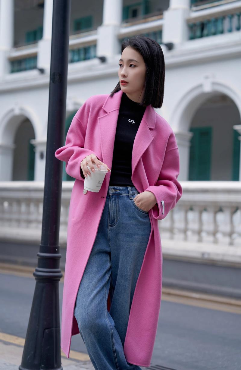 枚红色大衣怎么搭配